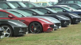 Chuyện hiếm: 11 siêu xe Ferrari FF dàn hàng ngang   