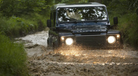 N&eacute;t mới tr&ecirc;n Land Rover Defender 2013