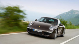 Porsche 911 huyền thoại tiếp tục được vinh danh