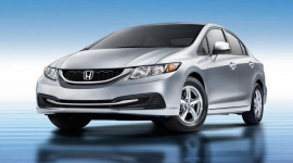 Honda Civic 2013 có giá bán từ 17.965 USD