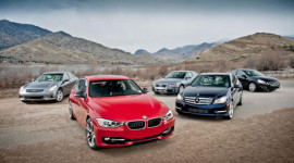 BMW “phả hơi nóng” vào gáy Mercedes