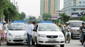 H&agrave; Nội, 30 tuyến phố cấm taxi hoạt động giờ cao điểm