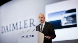 Dieter Zetsche tiếp tục là CEO của Daimler   
