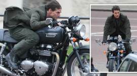 Video: Tom Cruise đầu trần cưỡi môtô