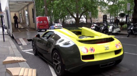4 siêu xe Bugatti cùng “chui” vào một “rọ”