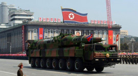 Triều Tiên chở tên lửa bằng xe Trung Quốc