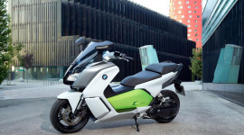 Ra mắt scooter điện hạng sang BMW C Evolution
